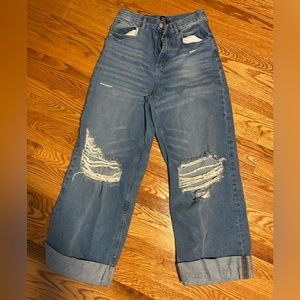 BDG urban outfitters skater baggy ripped jeans size 29